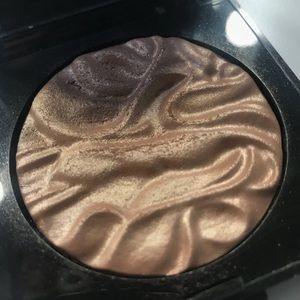 Laura Mercier Face Illuminator Powder Highlight